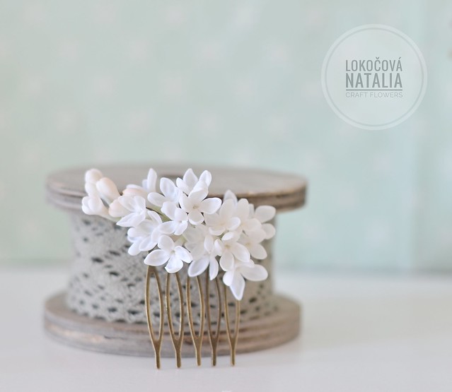 Hair accessory with clay lilac.