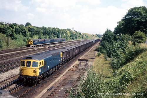 britishrail brcw crompton class33 6519 d6519 33106 diesel freight basingstoke hampshire train railway locomotive railroad
