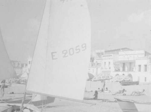 Regata del 1968 al primer varador del CNC, davant la confraria de pescadors.
