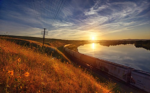 weiser idaho sunrise sun sky landscape day dawn train railway traintrack railwaytrack track grass field pasture telephonepole pole sony nex6 selp1650 3xp raw photomatix hdr qualityhdr qualityhdrphotography fav200