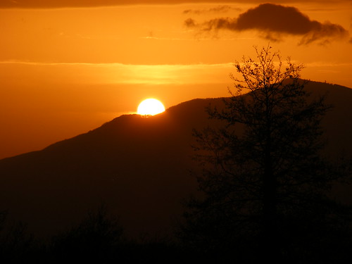 Tramonto dietro il Monte Stella (Sa) _ 2009 by Fierro90, montestella novivelia tramonto sunset cilento