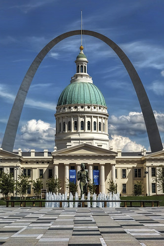 stlouis west gateway arch courthouse historic missouri tall city park skyline afternoon building midwest hdr