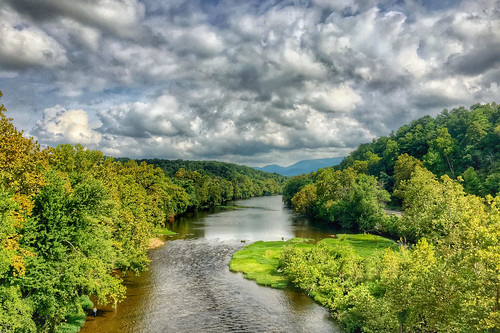 procamera8 snapseed iphonephotography iphone6s riversofvirginia virginiarivers hdr botetourtcounty jamesriver picsfrombicycle
