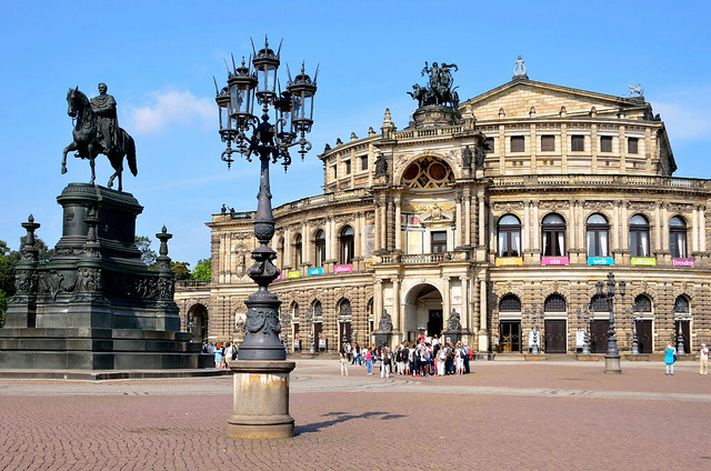 Dresden, het Semperoper aan het Theaterplatz, Duitsland 2017