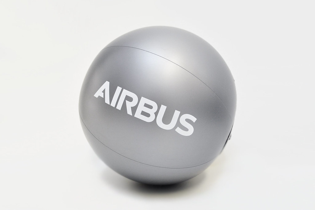 PromoBrand_Inflatable-BeachBall-PVC-Airbus-g