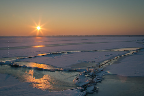 balaton gyenesdiás magyarország hungary plattensee ungarn sunset zedspics allrightsreserved 1701 winter ice snow