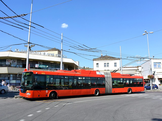 Škoda 31 Tr SOR trolleybus 6831