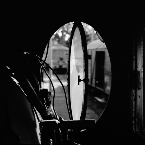 blackandwhite monochrome film fujifilm neopan acros100 zenza bronica etrs 120film mediumformat zenzanon 75mm hc110 steam locomotive cabin window oval glass