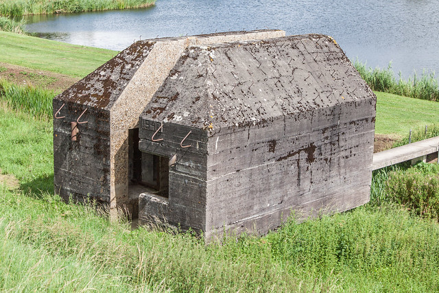 Nieuwe Hollandse Waterlinie : Bunker 599 Diefdijklinie