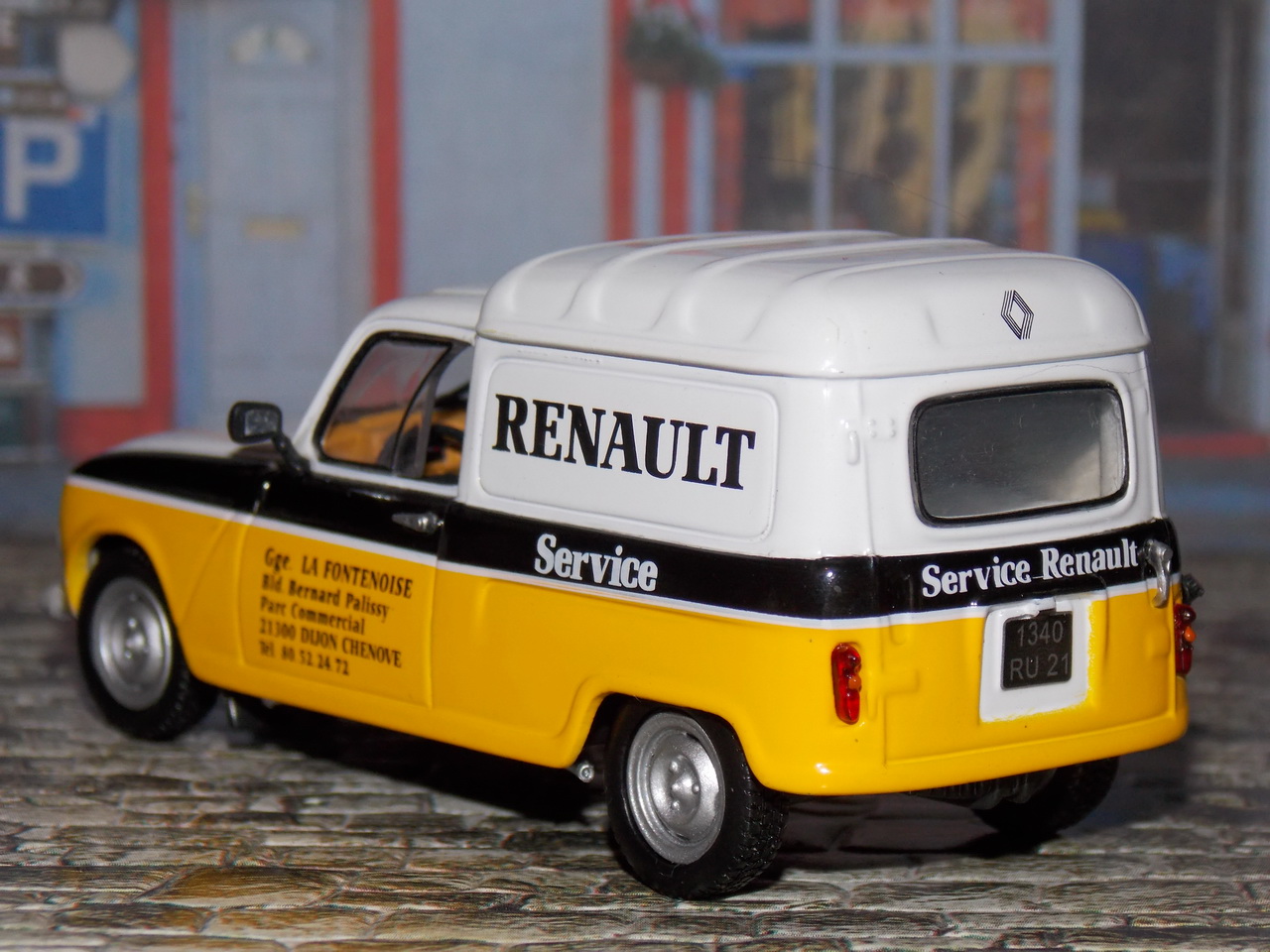 Renault 4 Fourgonnette F4 – 1981 – Service Renault