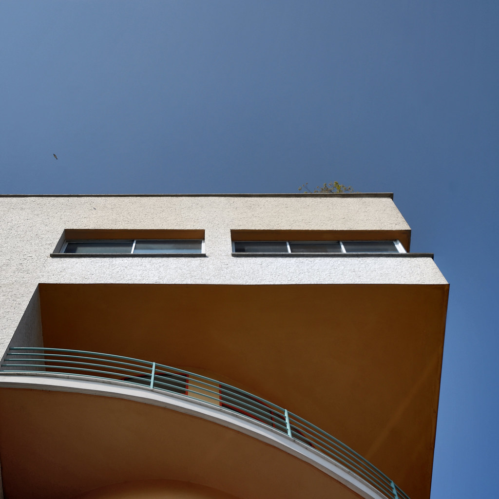 giuseppe terragni, architect: novocomun apartments 1927-1929
