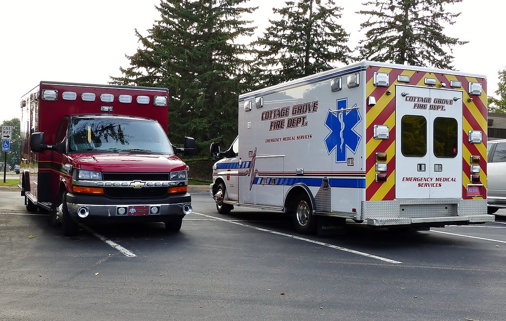 Cottage Grove Mn Fire Paramedic Ambulance Old Livery Ne Flickr