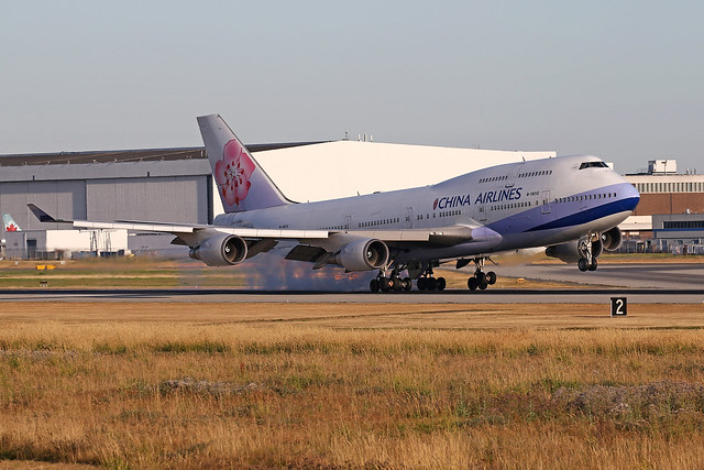 China Airlines B-18212