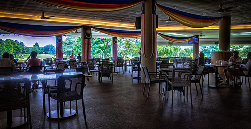 canonphotography powershotg7xmarkii restaurant tonemapped indoors lowlight royalsubanggolfclub people cafeteria