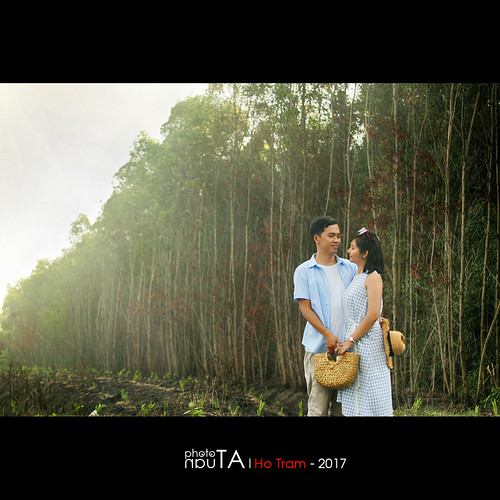 hau lala vietnam wedding hotram vungtau portraits tree landscape