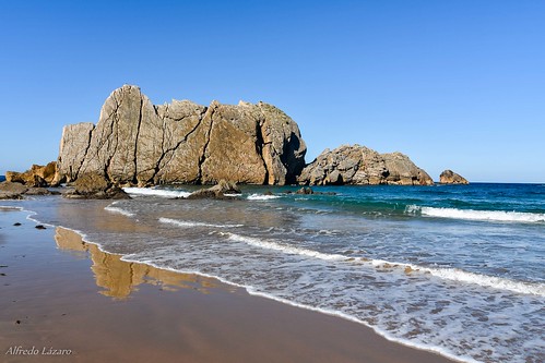 agua cantabria liencres mar paisaje playa playadelaarnia reflejos rocas