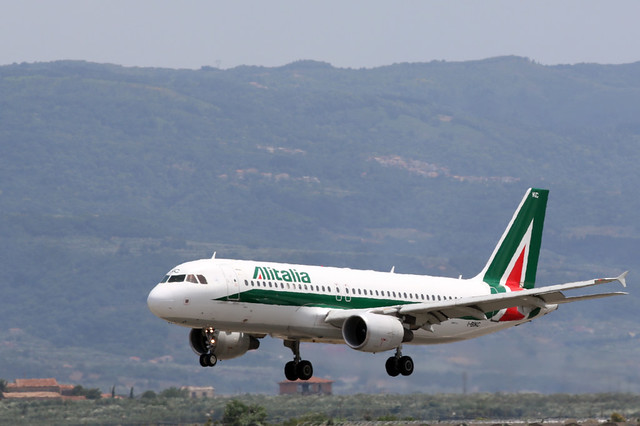 Airbus A320-233, Alitalia, provenace Rome, I-BIKC