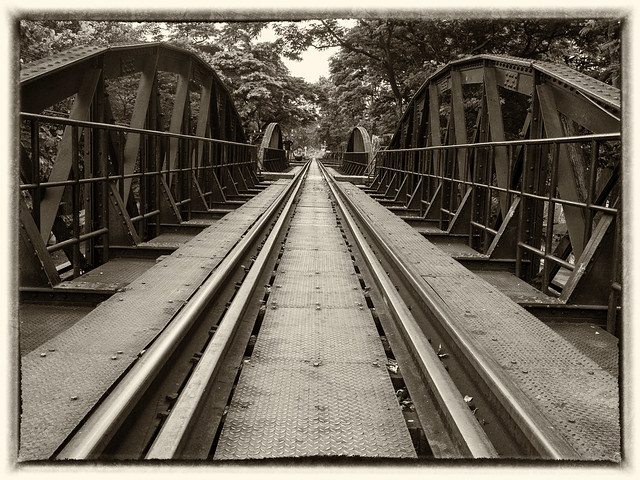 Puente sobre el rio Kwai