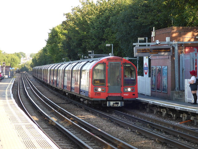91167 At East Acton