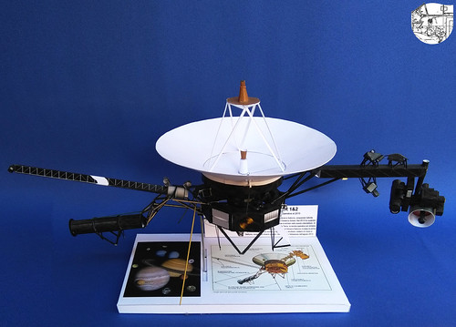 Voyager robotic probes paper model | Voyager robotic probes,… | Flickr