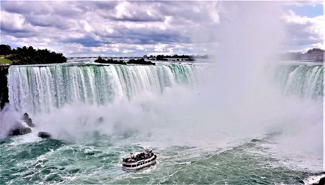 Horseshoe Falls , Niagara