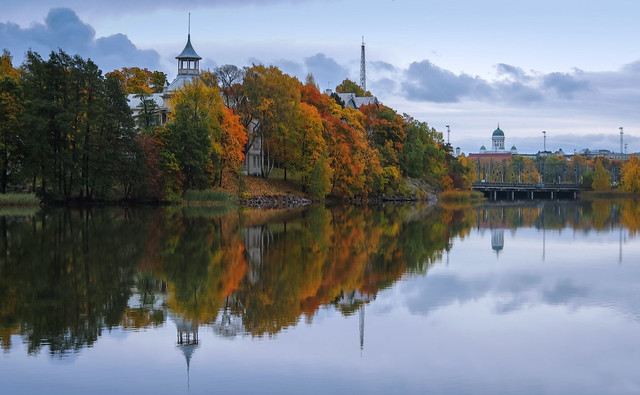 Autumn colors in Töölönlahti