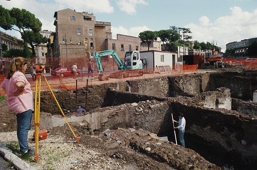 ROMA ARCHEOLOGICA & RESTAURO ARCHITETTURA: Roma – I Fori Imperiali. Lo Scavo Del Foro Della Pace | Zona B (10/1999), & Foto & Stampa (1 di 63) & Prof. M. Ghilardi, "Trasformazioni del paesaggio urbano: il Templum Pacis (2006)."