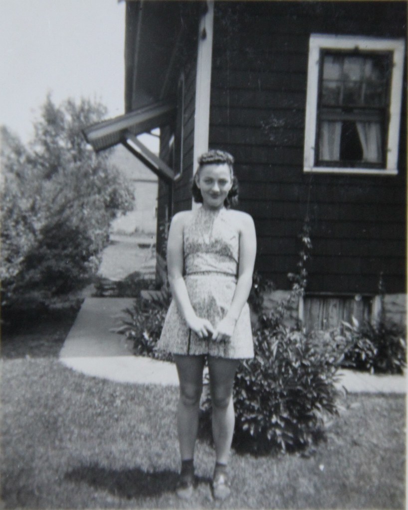 Betty Ruffner Betty, 1940 | From photo album of Helen (Giertz) Todd (my mo… | Flickr