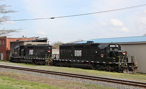 KLWX 6006 and 6007 in Elkin, NC on April 11, 2013 | 6006 a S… | Flickr
