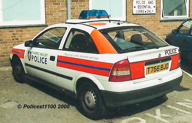 Thames Valley Police Vauxhall Astra T756 BJO