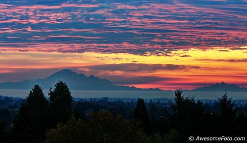 autumn fall unitedstates whashingtonstate mountain usa pink orange yellow scenic outdoor summit top morning beautiful peak nature landscape scenery serene dawn twilight sky red sunrise glow afterglow tree color colour colorful colourful tranquil vancouver britishcolumbia dark mtbaker mountbaker canada fog foggy cloud cloudscape mist misty panorama panoramic
