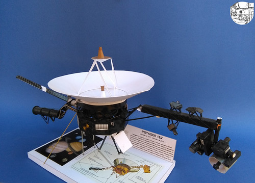 Voyager robotic probes paper model | Voyager robotic probes,… | Flickr