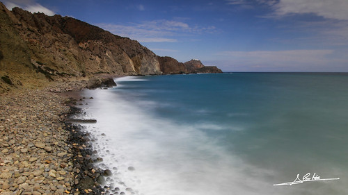 piedra playa hoya almería mar cielo