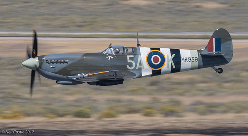 Supermarine Spitfire Mk IX - Super Low Flyby