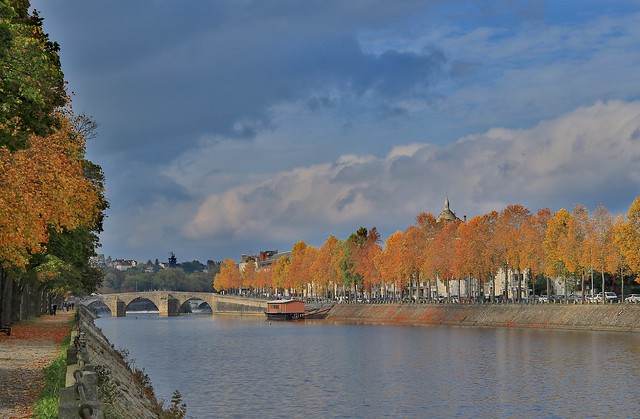 L'automne vu de L'aval de la Mayenne