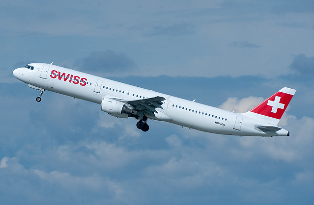 Swiss Airbus A321-111 HB-IOK
