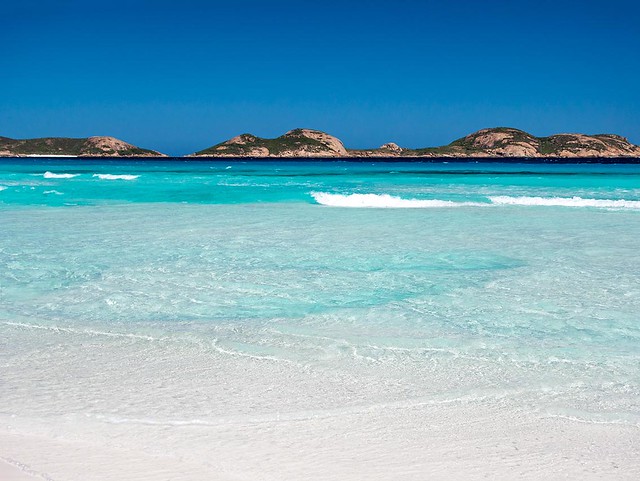 Lucky Bay, crystal clear water