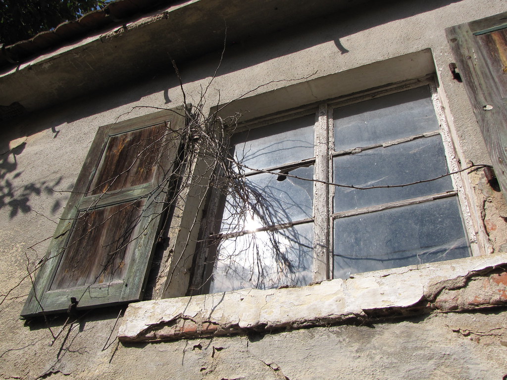 Fenster im alten Bauernhaus - window in the old farmhouse