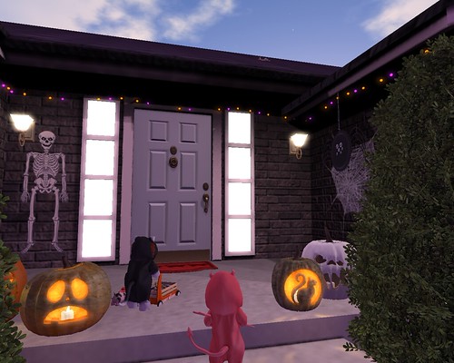 trick or treat | by Nadiia Trillz