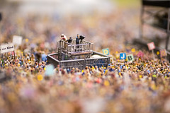 Miniatur Wunderland: Menschenmenge und Kameraturm