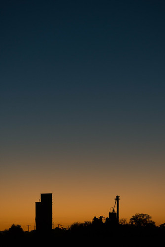 nikonafnikkor80200mmf28d nikond600 grainelevator lasanimas colorado co sky sunset rothko colorfieldpainting silhouette rural