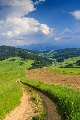 lapszewyzne malopolskie poland pieniny lapsze field agriculture mountains tatry tatras panorama