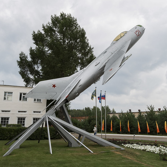 Mikoyan-Gurevich MiG-19PM - 3