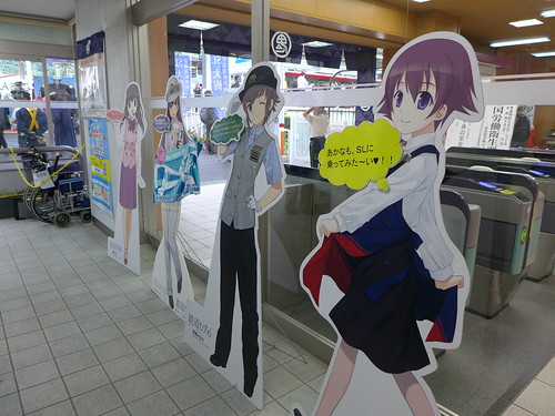鬼怒川温泉駅の改札口には東武の鉄道むすめが勢揃い（2019年5月時点で大桑じゅりも加わっている）