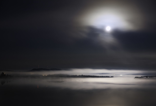 Moon, fog and river (NY2A9169c)
