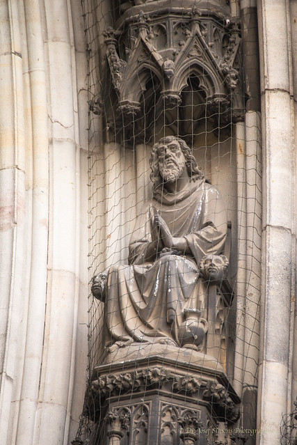 Der selige Gezelinus am Maternusportal des hohen Doms zu Köln