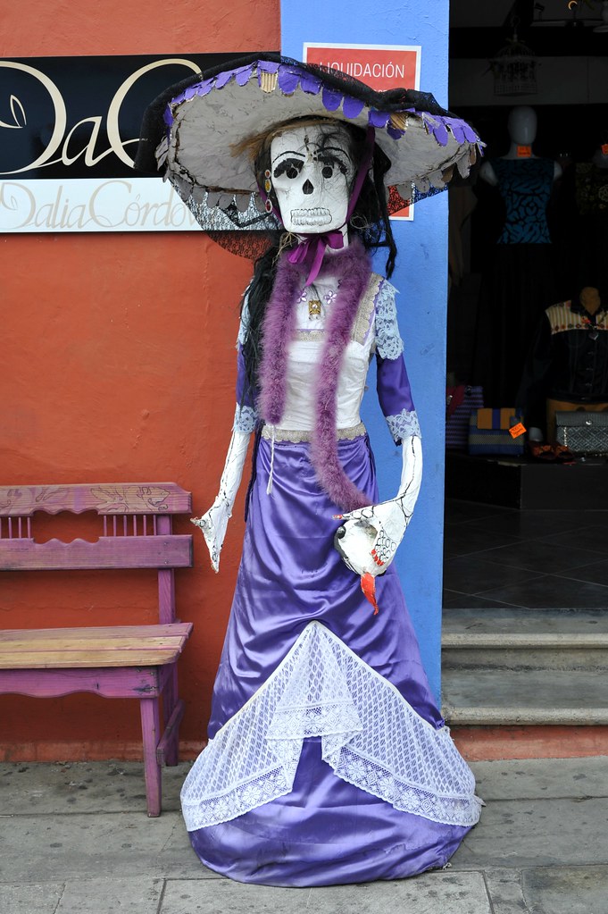 Fancy Lady Skeleton Oaxaca Mexico | A well dressed catrina o… | Flickr