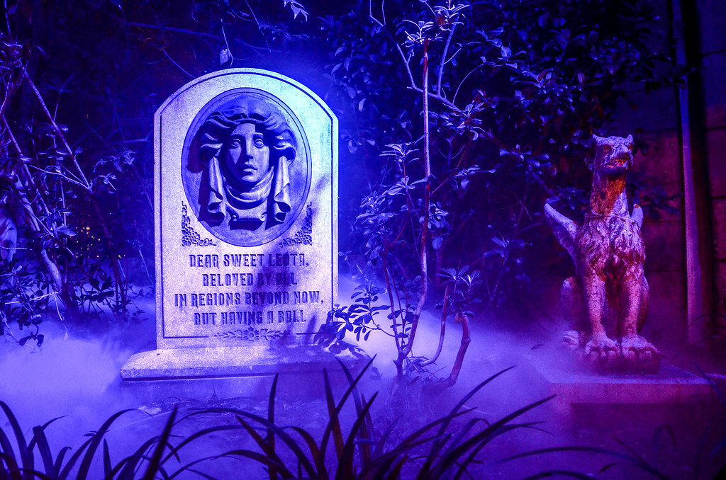 Leota tombstone MK Halloween