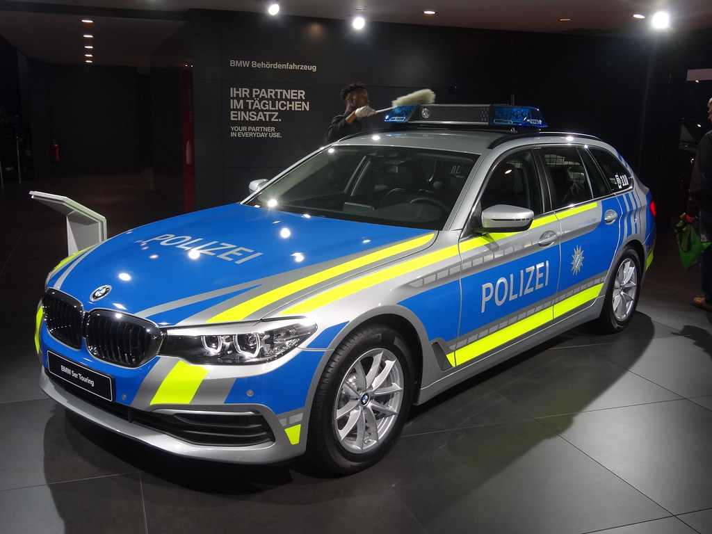 2017 BMW 5 Series Touring Polizei - Wallpapers and HD Images | Car Pixel
