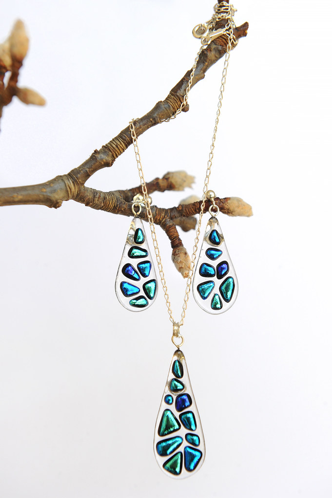 glass earrings and pendant set